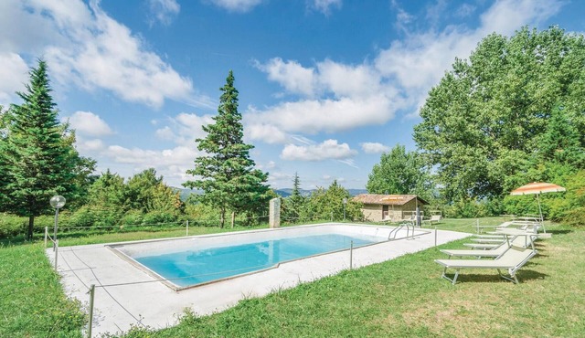 Amazing home in Apecchio PU