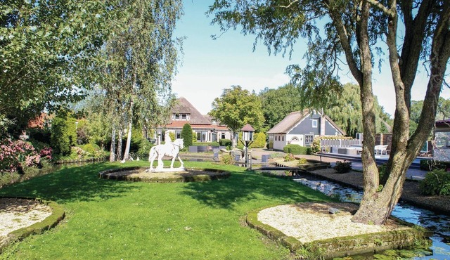 Amazing home in Hoogwoud