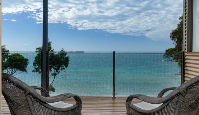 Amazing views! Relax, unwind and enjoy a piece of heaven at Denhams Beach!