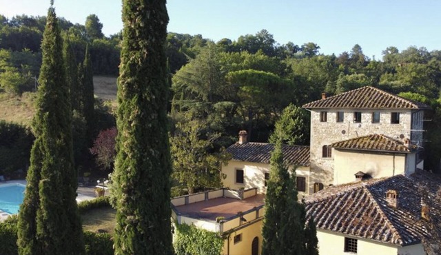 Amazing villa with stunning views and private pool at only 30 kilometers from Florence
