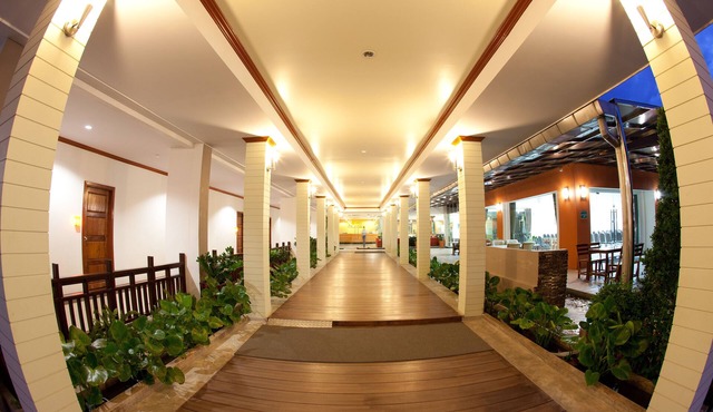 Amnauysuk Hotel