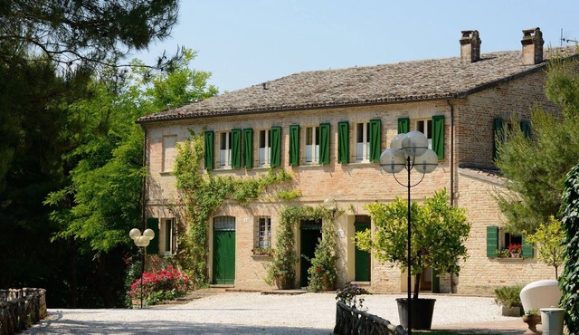 Ancient farmhouse in the countryside for 25 people with swimming pool 15 km to the sea