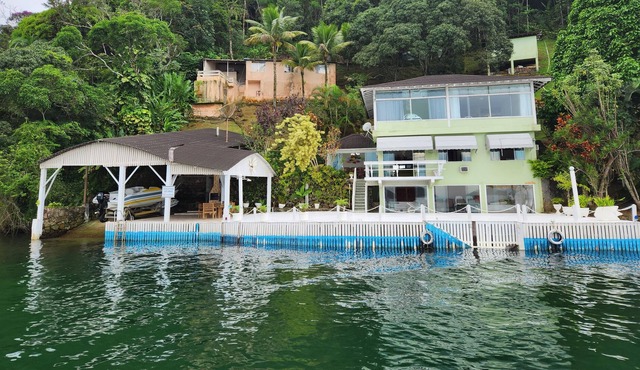 Angra dos Reis Island / Speedboat