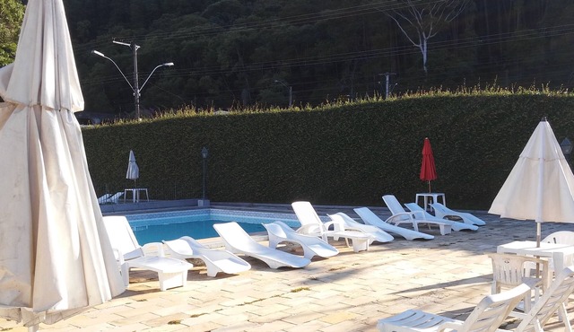 AP 2 Qts wifi Fireplace Pool Sauna Quadra play /Picnic area