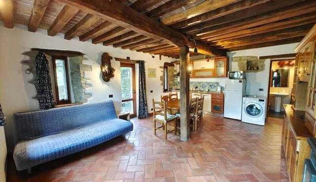 Apartm. old stone house 2+2 persons