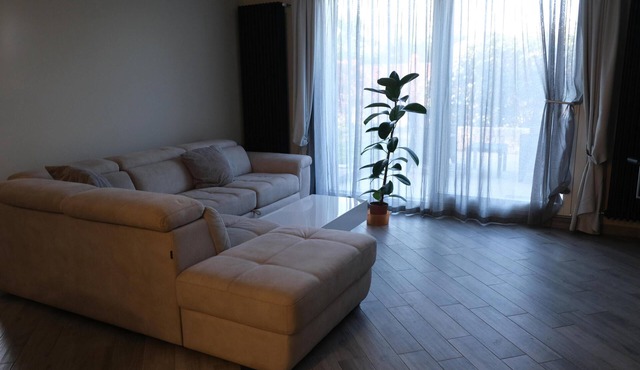 Apartment in the hills with garden