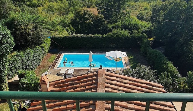 APARTMENT 4 PEOPLE IN COUNTRY VILLA WITH POOL