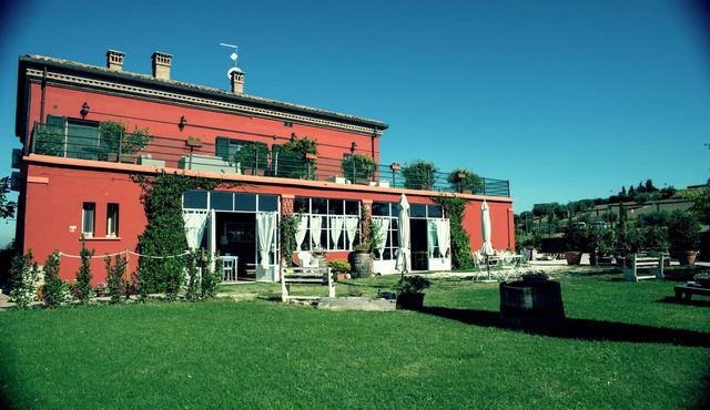 Apartment Amidst Vineyards & Blue Skies
