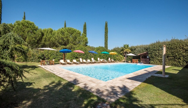 Apartment 'Agriturismo Ischieto - La Cantina' with Shared Pool, Wi-Fi, and Air Conditioning