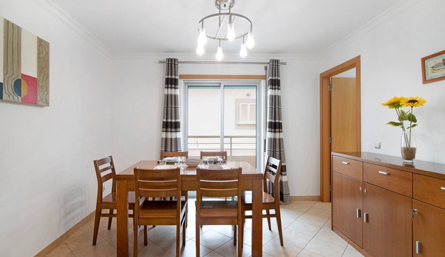 Apartment "Apartamento Girassol" with Wi-Fi & A/C