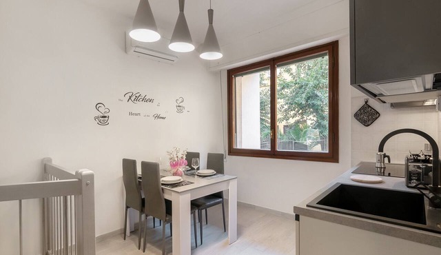 Apartment 'Bellariva Home' with Shared Terrace, A/C & Wi-Fi