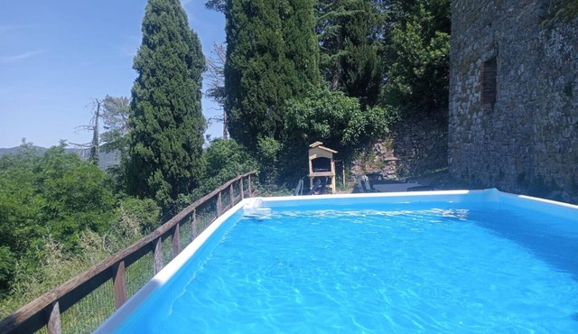 Apartment Casale Rosennano - Scuderie with Shared Garden & Wi-Fi