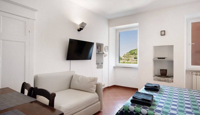 Apartment 'Dolphin' with Sea View and Wi-Fi