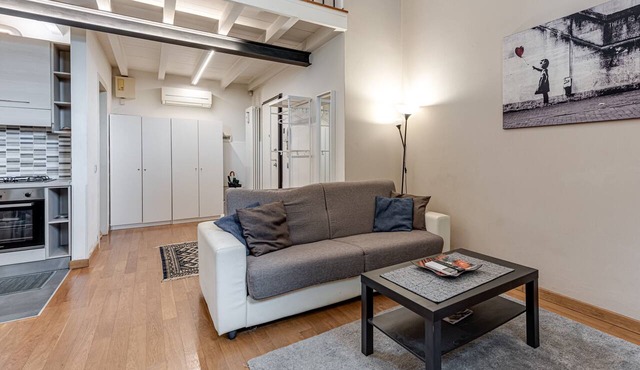 Apartment 'Easy Loft Firenze' with Wi-Fi and Air Conditioning