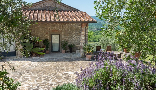 Apartment 'Fienile' with Private Terrace, Wi-Fi and Air Conditioning