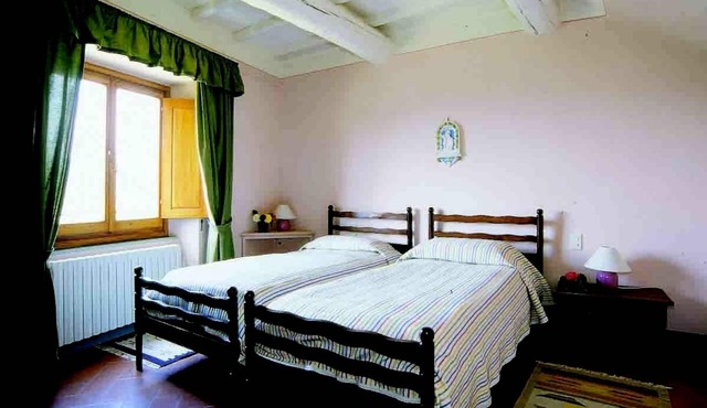 Apartment for 4 people with pool Casa al Bosco