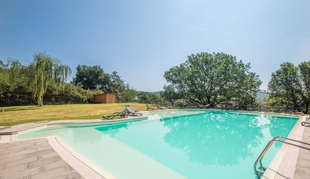 Apartment 'Fortilizio Di Campiglia Il Pero' with Pool and Shared Terrace