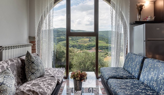 Apartment "I Fiori" with Shared Pool & Wi-Fi