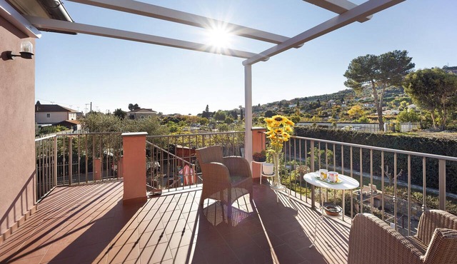 Apartment "Il Girasole" with Sea View, Wi-Fi, A/C, Balcony, Terrace and Garden