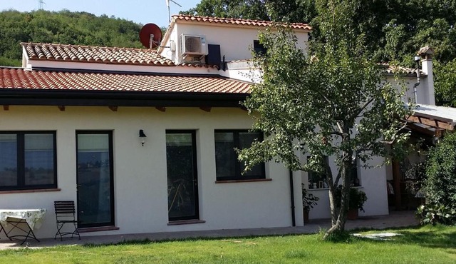 Apartment in a winery in the countryside with pool and breathtaking view