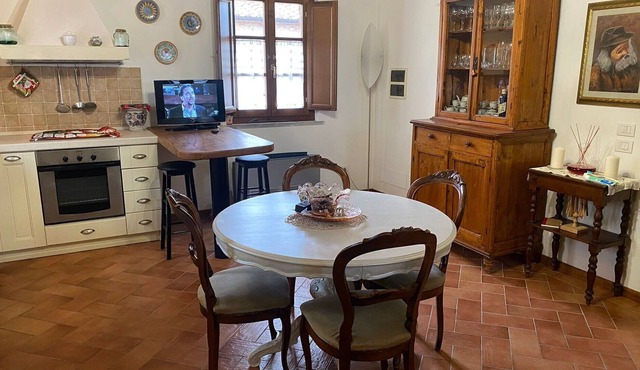 Apartment in Gaiole In Chianti with 1 bedrooms sleeps 4