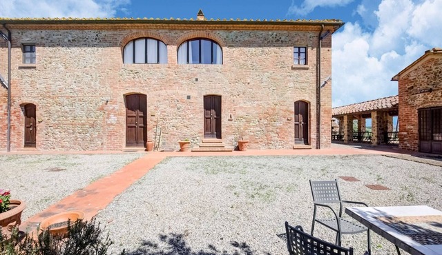 Apartment in Peccioli with Pool and Wine Tasting