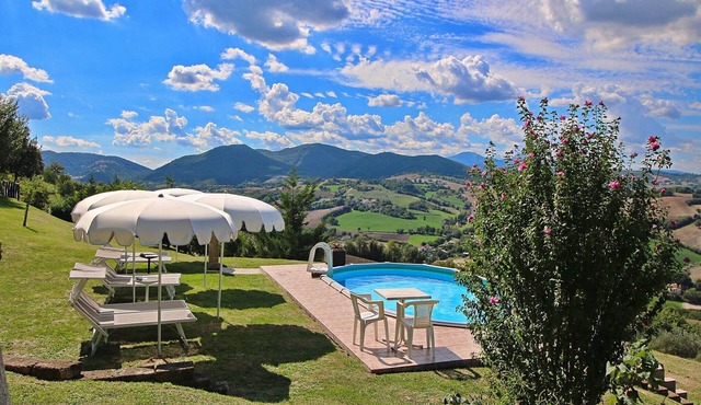 Apartment in Piticchio with Pool and BBQ