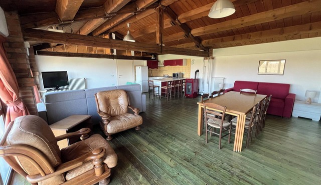 Apartment in the countryside 2 minutes from downtown and industrial area