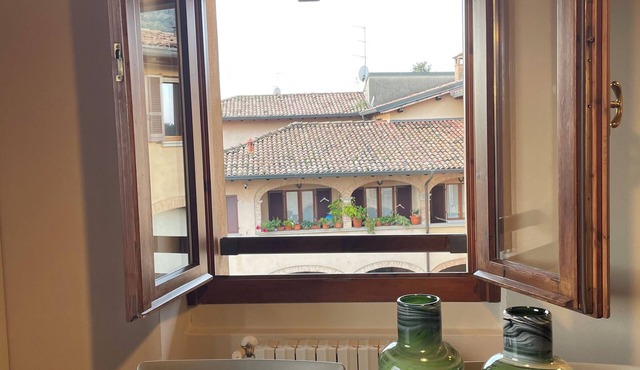 Apartment in typical Franciacorta farmhouse in the heart of Franciacorta