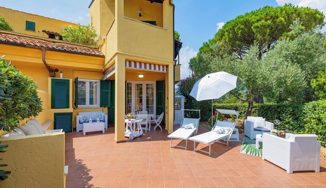 Apartment "Isabel Beach and Bike" with Private Garden & Wi-Fi