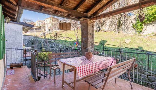 Apartment 'Casa Claire' with Mountain View, Private Terrace and Private Garden
