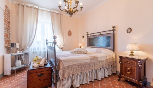 Apartment 'L'Olivo Casa del Nonno Bingheri' with Shared Garden & Wi-Fi
