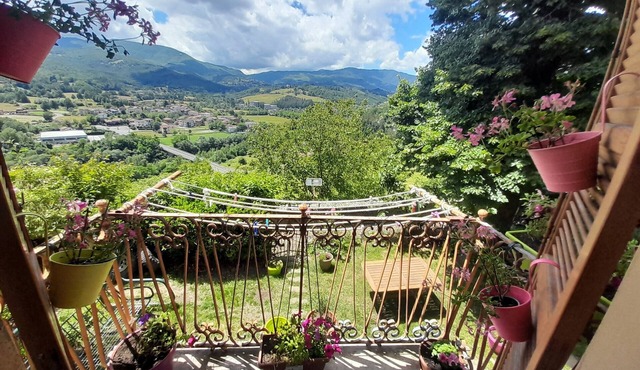 Apartment 'La Vista Sul Castello' with Mountain View, Wi-Fi and Air Conditioning