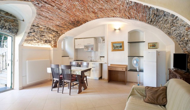 Apartment 'Le Scale, Borgo Dei Pescatori' with Wi-Fi