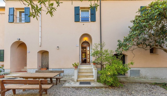 Apartment 'Menta' with Shared Pool and Garden