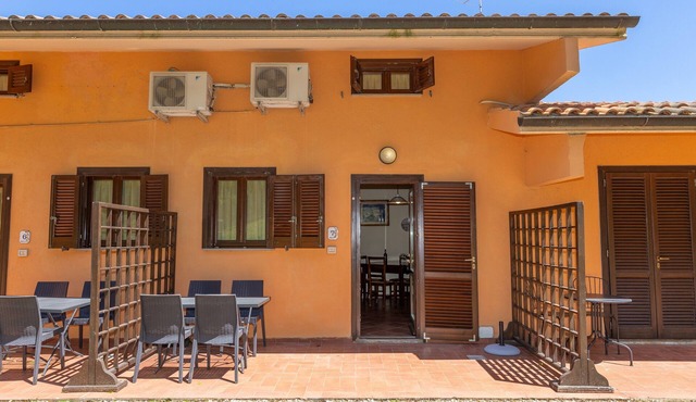 Apartment 'Malva' with Shared Pool, Wi-Fi and Air Conditioning