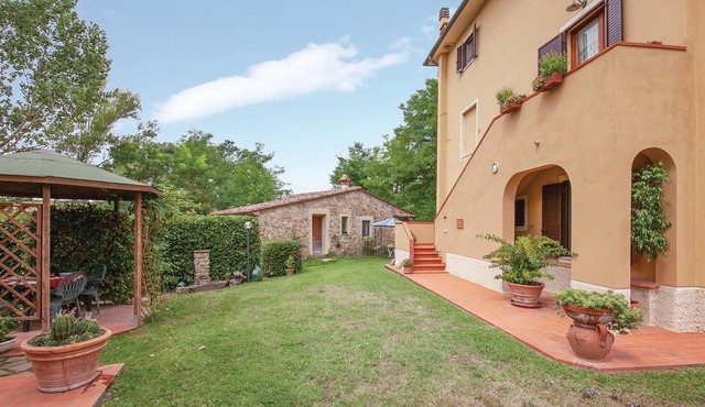Apartment on the first and second floor in a farmhouse, with separate access via an external stairca