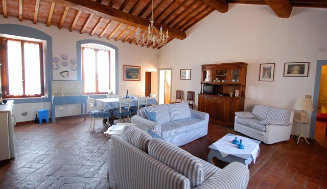Apartment on Tuscan Agriturismo close to a village