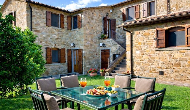 Apartment 'Pugnano Alto- Girasole' with Shared Pool, Private Terrace and Wi-Fi