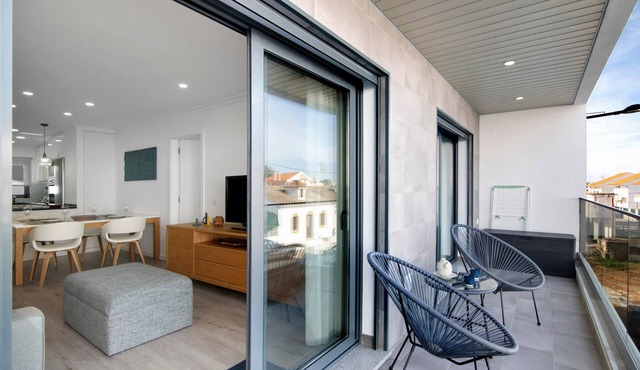 Apartment 'Salty Tides' with Balcony, Wi-Fi and Air Conditioning