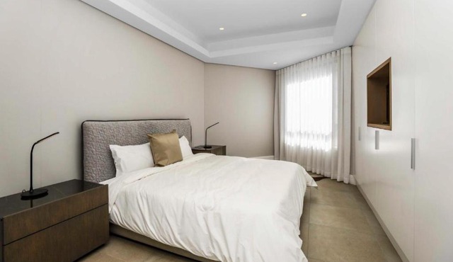 Apartment - Sleeps 4 - Parking - Pool