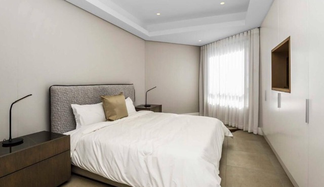 Apartment - Sleeps 4 - Parking - Pool