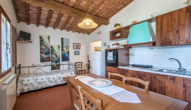 Apartment "Trilocale Etrusco" with Shared Pool, Garden & Wi-Fi