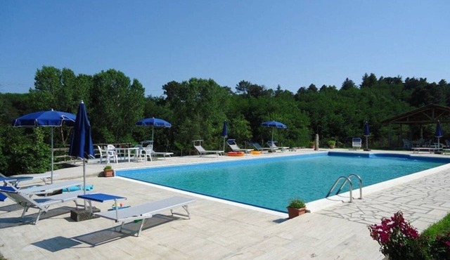 Apartment with 4 bedrooms and 3 bathrooms in a cozy vacation farmhouse.