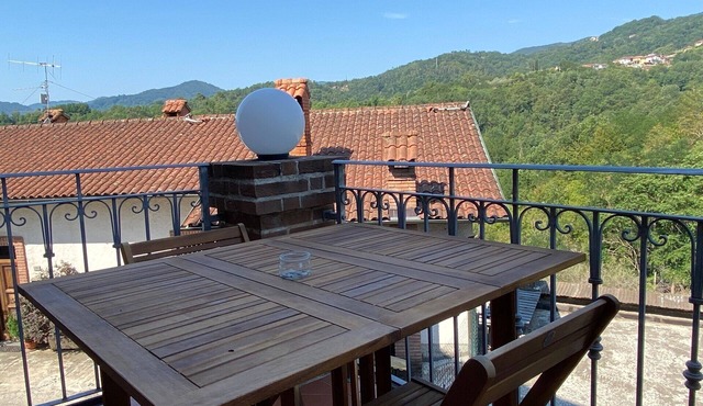 Apartment with balcony close to Cinque Terre
