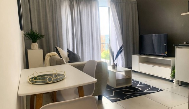 Apartment with balcony in Ferndale, Randburg. Stylish, secure and comfortable.