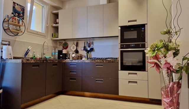 Apartment with designer furniture 3 minutes from Tramway convenient for tourists