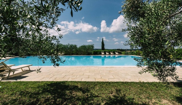 Apartment with garden and BBQ - swimming pool and tennis court
