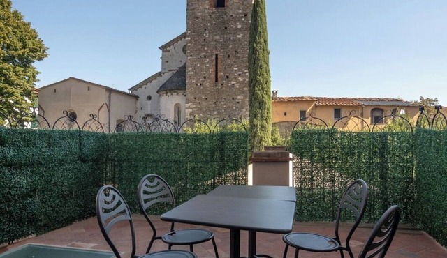 Apartment with terrace, parking A/C, Wi-Fi, in the old town