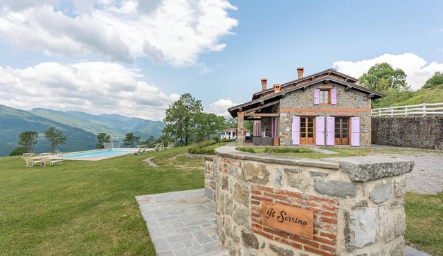 Apartments "Serrino Family" with Mountain View, Shared Pool and Wi-Fi